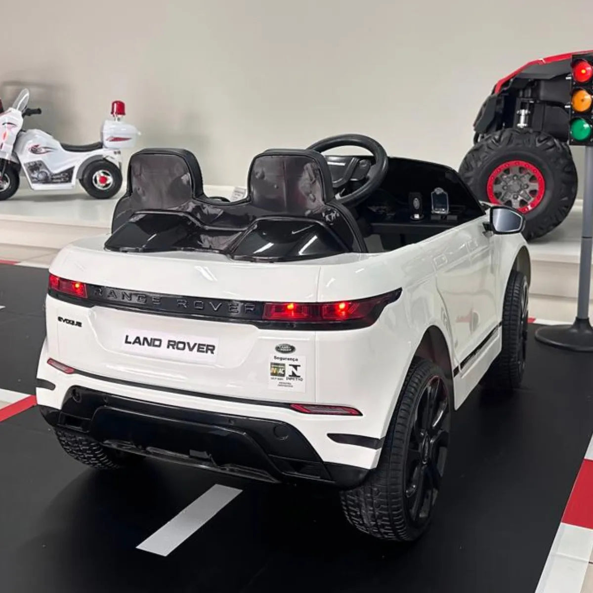 Land Rover Evoque Com Controle Remoto Elétrico Pneu Borracha